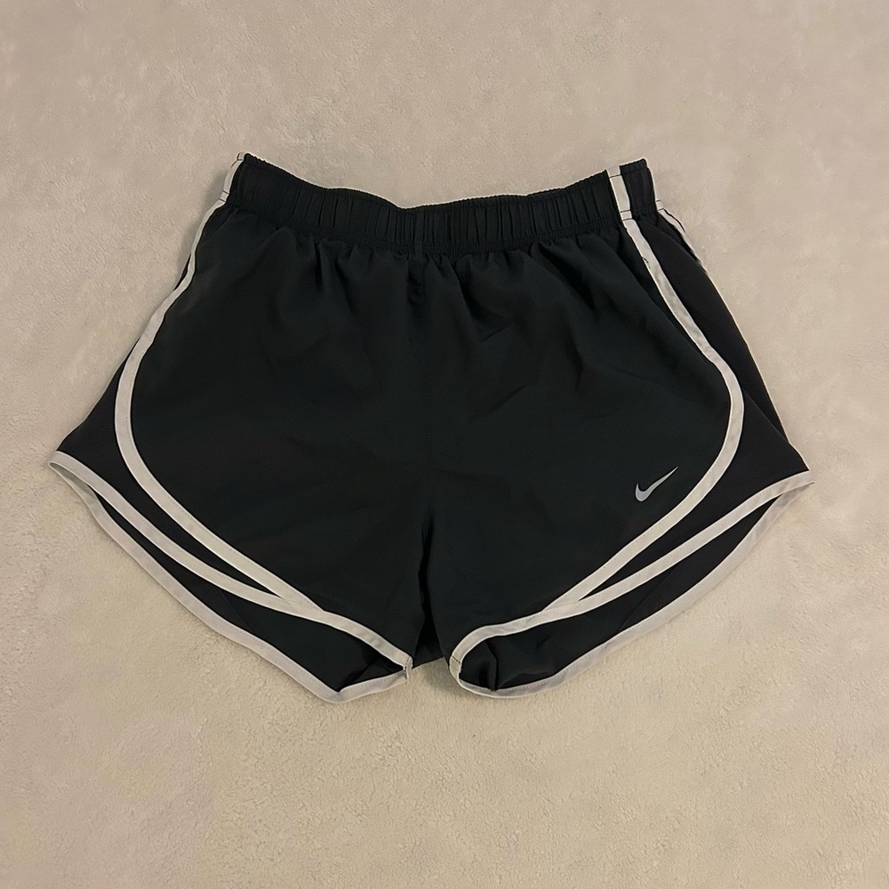 Black Nike shorts